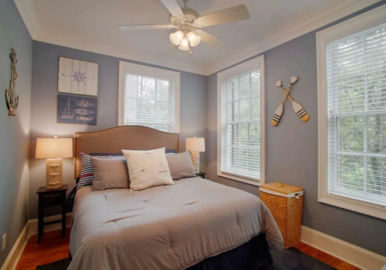 Beautiful 3Bed Townhome In Historic Downtown Savannah Holiday home