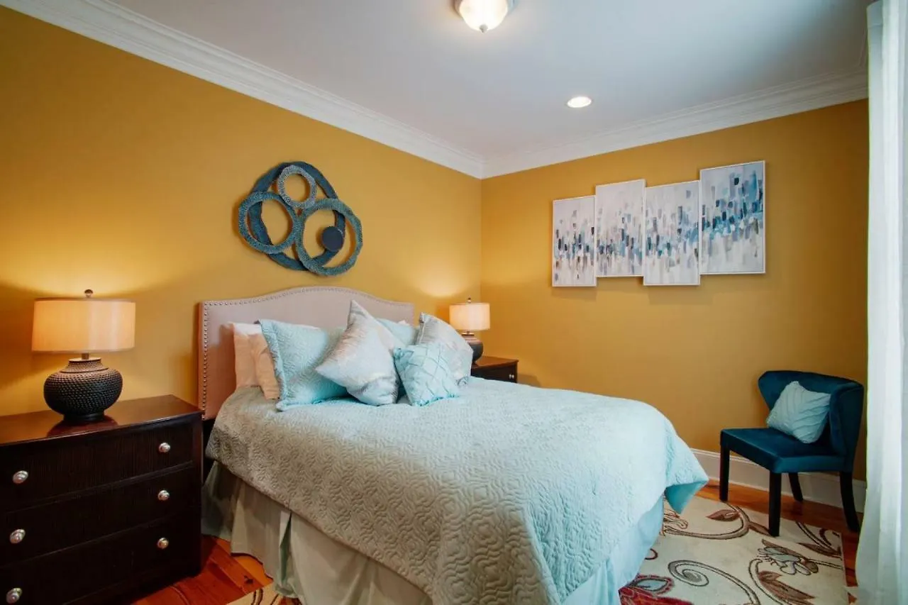 Beautiful 3Bed Townhome In Historic Downtown Savannah